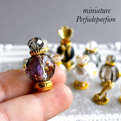 ミニチュア香水瓶専門店】Perfu de parfum(ﾊﾟﾋｭｰﾄﾞﾊﾟﾙﾌｧﾑ