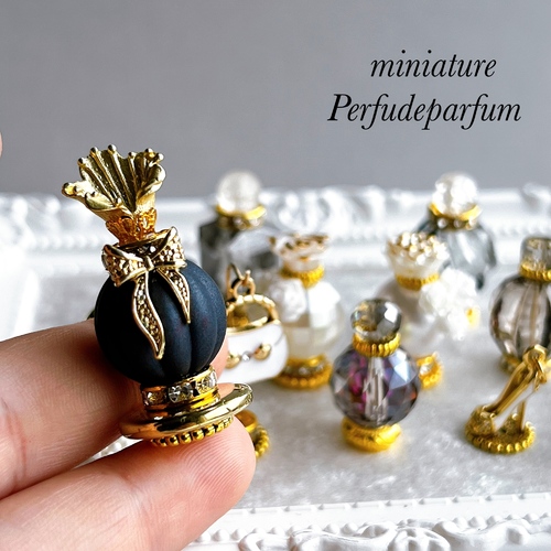 最も完璧な ミニチュア香水瓶専門店】Perfu de parfum(ﾊﾟﾋｭｰﾄﾞﾊﾟﾙﾌｧﾑ その他